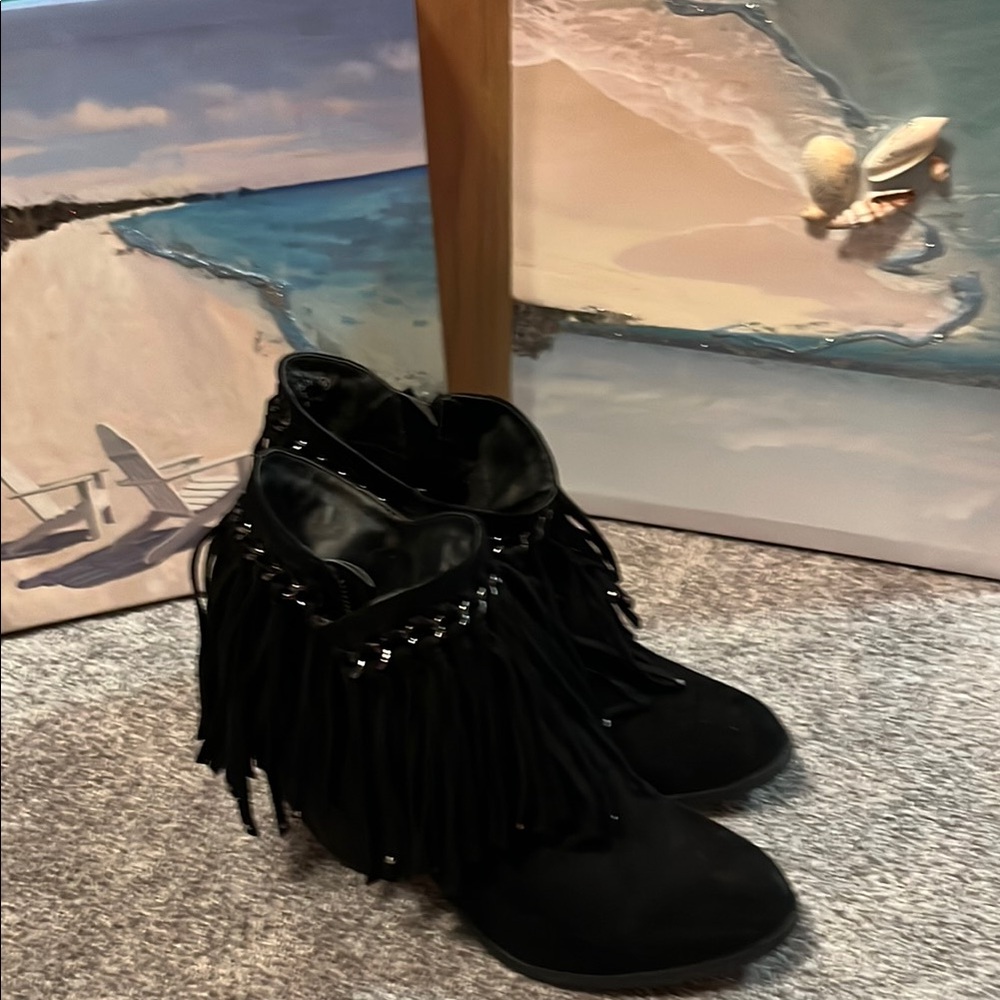 Fringe booties with free purse